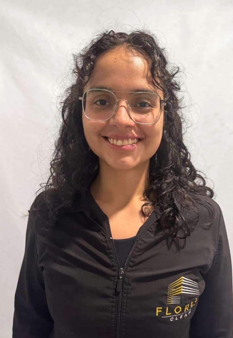 Sandra G., Operations Manager